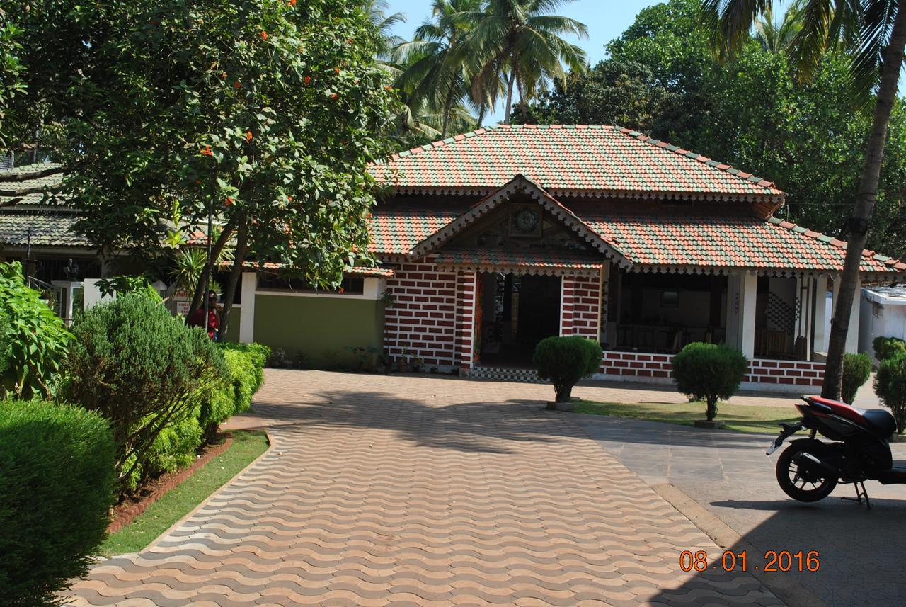 Hill Top Goa Lodge Vagator Exterior foto