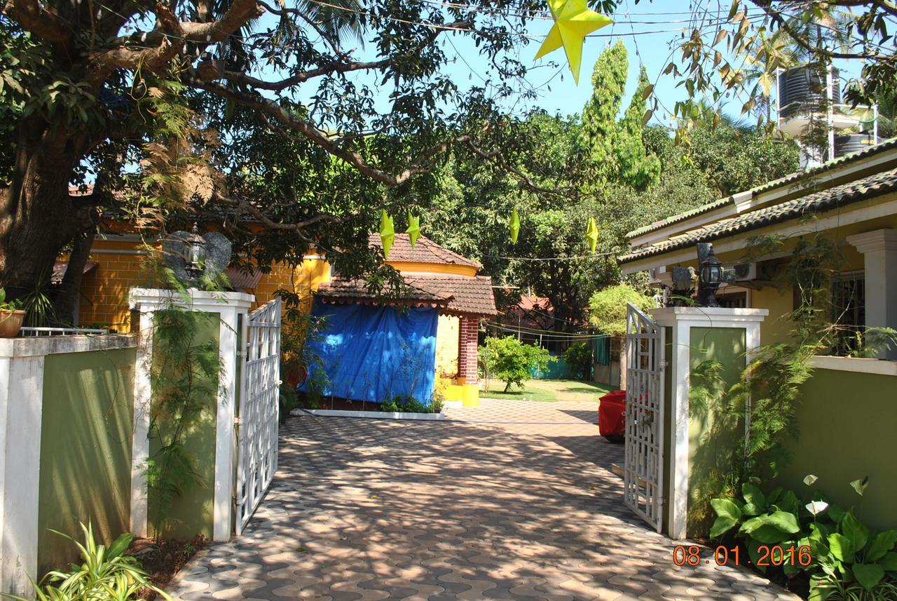 Hill Top Goa Lodge Vagator Exterior foto